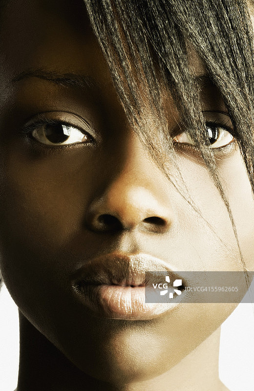 年轻女子头像图片素材