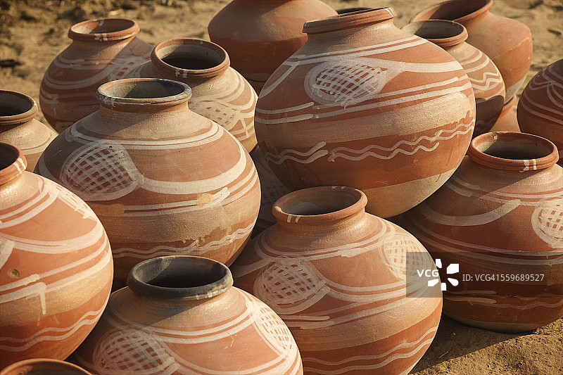 拉贾斯坦邦普什卡的拉贾斯坦赤陶陶器图片素材