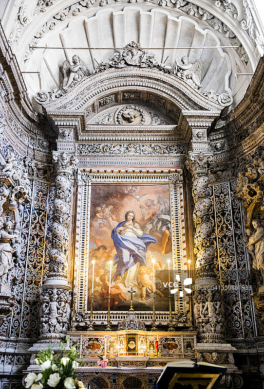 眺望圣劳伦斯祈祷室的教堂图片素材