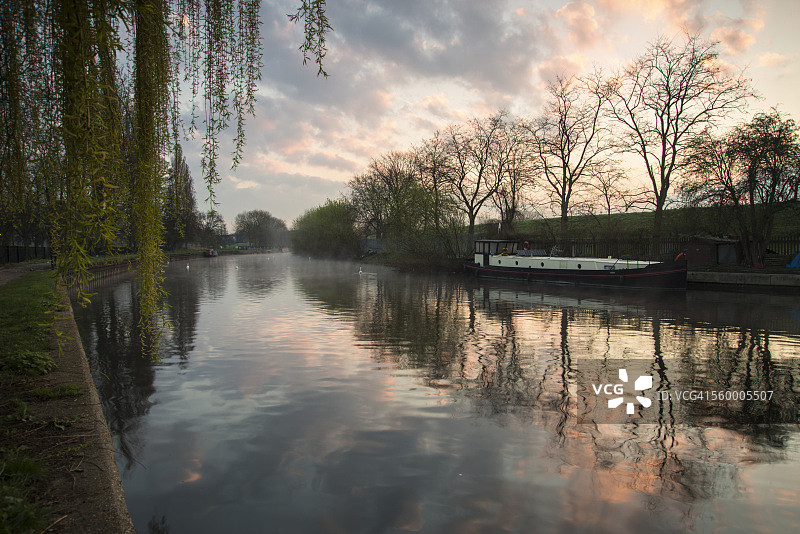 拖车道日出图片素材