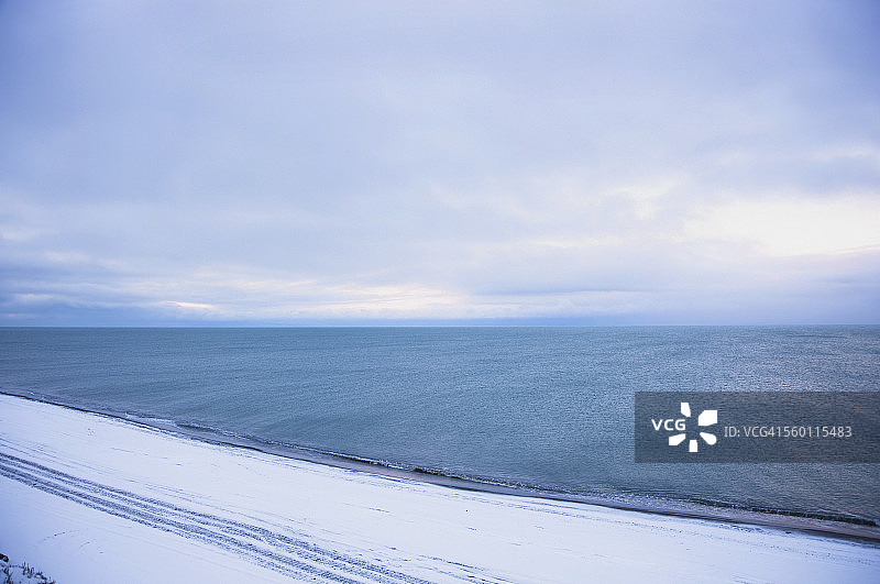 美国阿拉斯加州巴罗，冬季楚科奇海沿岸风光图片素材