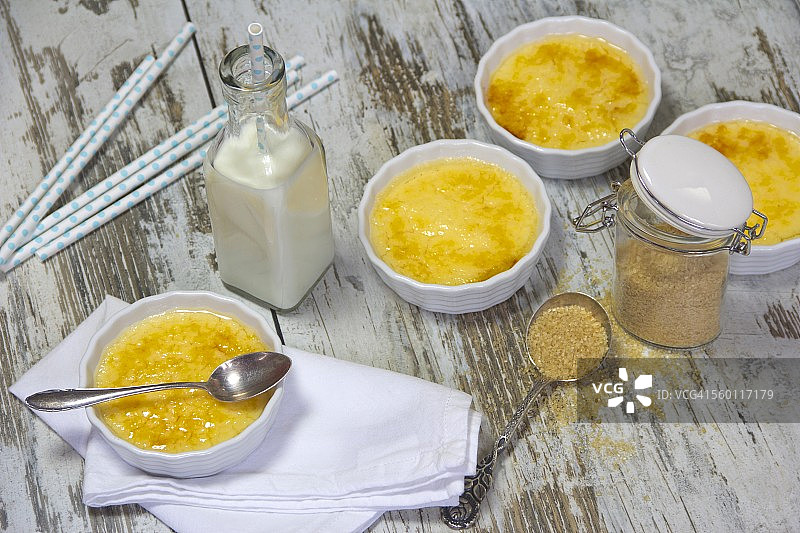 焦糖奶油蛋羹图片素材