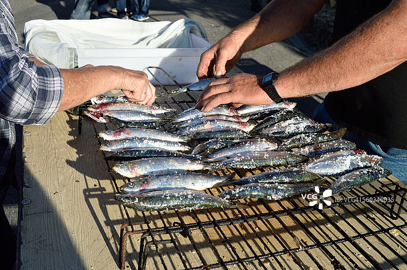 朝圣之旅烤沙丁鱼图片素材