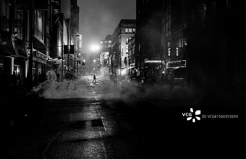 黑暗多雾的多伦多图片素材