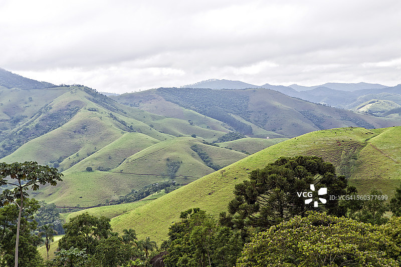 清晨山脉图片素材