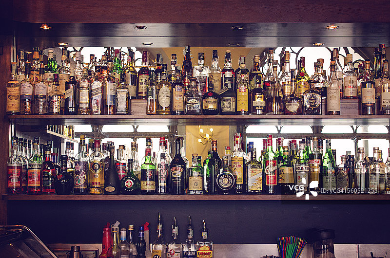 想喝一杯吗？图片素材