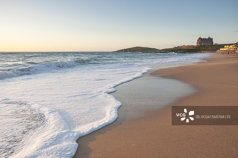 黄昏时分纽基的菲斯特拉尔海滩图片素材