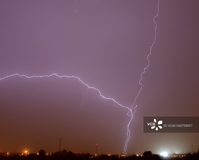 2015年6月1日新德里闪电图片素材