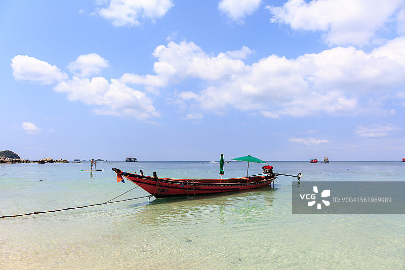 涛岛塞利海滩上的长船图片素材