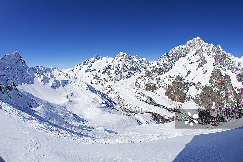 冬季勃朗峰全景图片素材