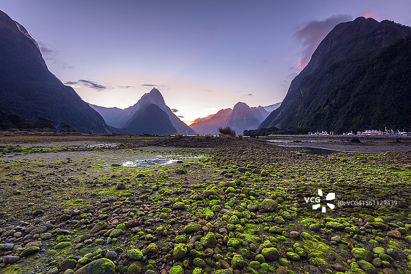 米尔福德峡湾日落图片素材