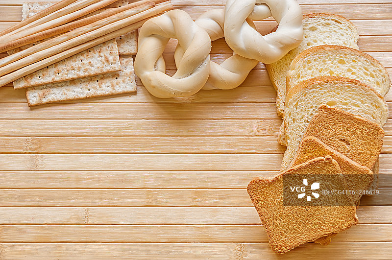 什锦面包、面包棒和烘焙食品图片素材