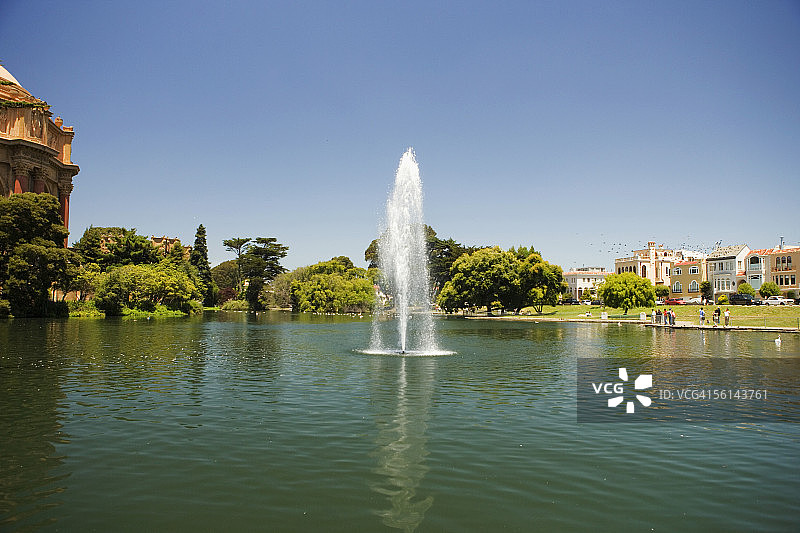 旧金山探索馆的喷泉和圆形大厅全景图片素材