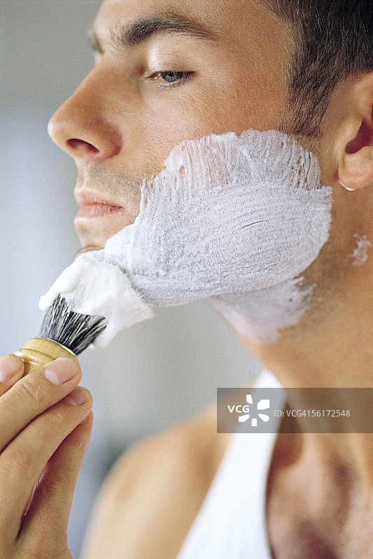 涂剃须泡沫图片素材