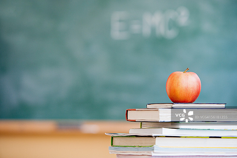 教室里的苹果图片素材