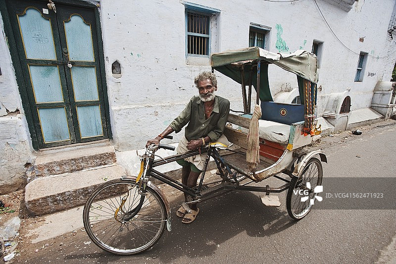 人力三轮车夫图片素材
