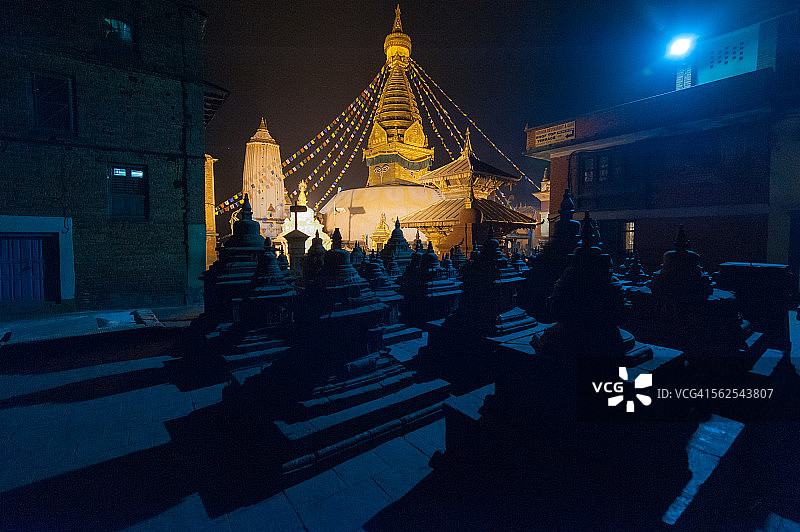 斯瓦扬布纳特佛塔夜景图片素材