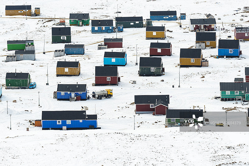 偏远极地景观中的村庄图片素材