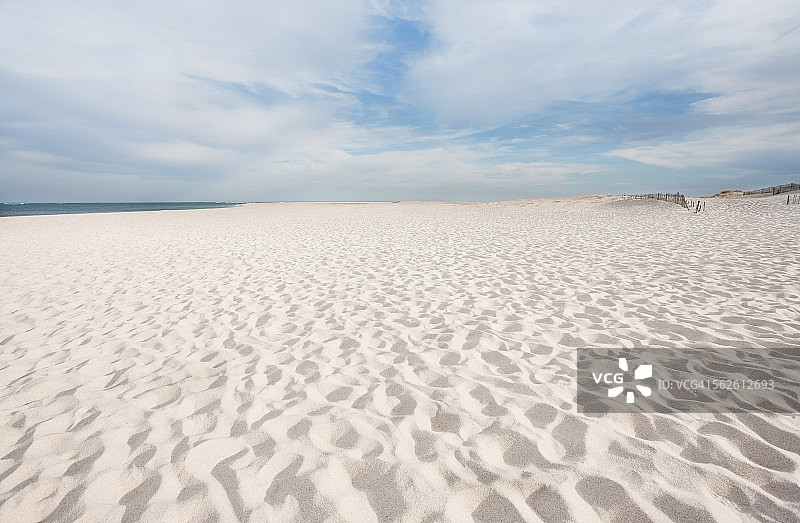 美国马萨诸塞州查塔姆灯塔海滩上的脚印图片素材