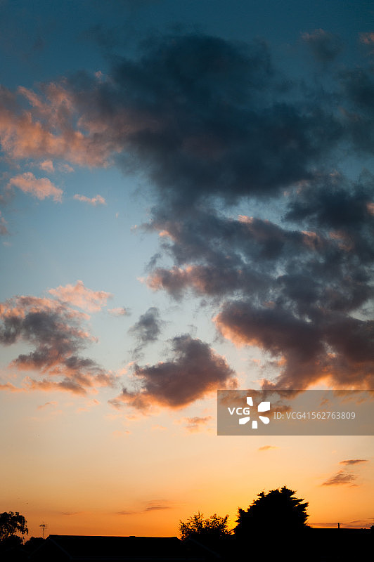 城镇天际线日落景观图片素材