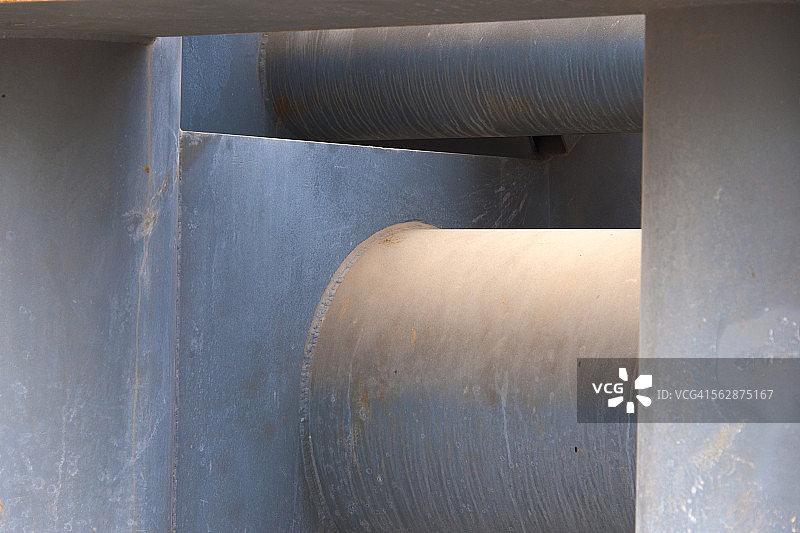 安哥拉罗安达湾水下钢铁平台图片素材