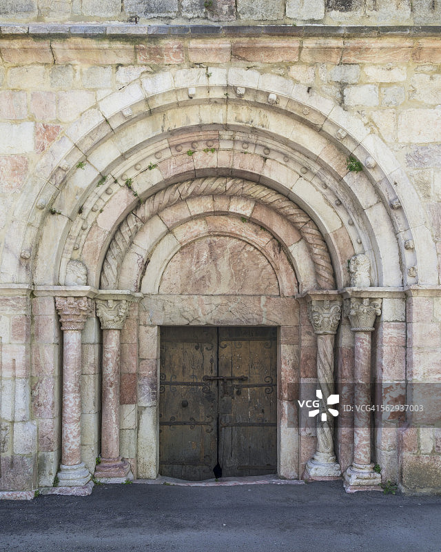 法国朗格多克-鲁西永孔夫朗自由城圣雅克教堂图片素材