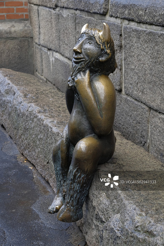 德国吕贝克圣玛丽教堂魔鬼石上的魔鬼雕像图片素材