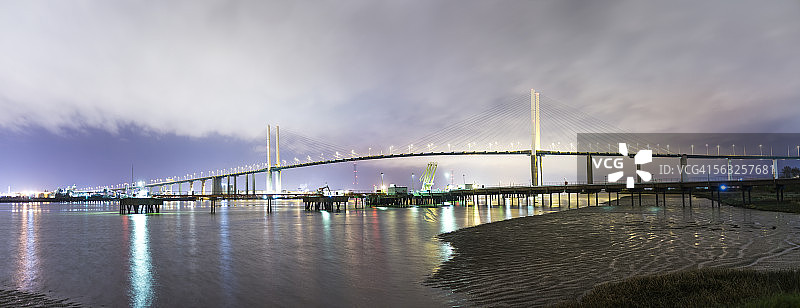 伊丽莎白二世女王大桥图片素材