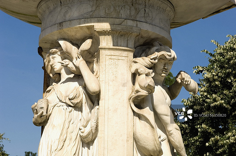 华盛顿特区杜邦环岛喷泉上的雕刻特写图片素材