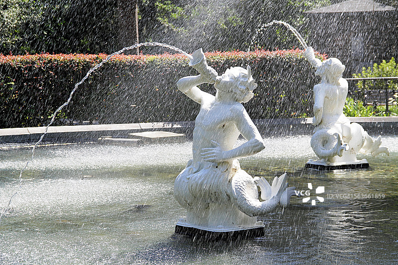 萨凡纳福赛思公园喷泉中的特里同图片素材