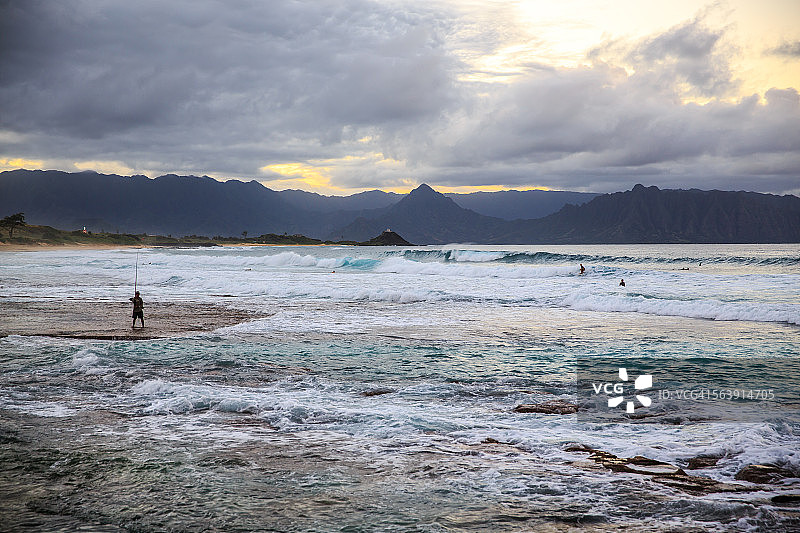 冲浪企鹅图片素材