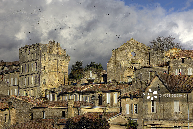 圣埃米利翁老城石头建筑屋顶图片素材