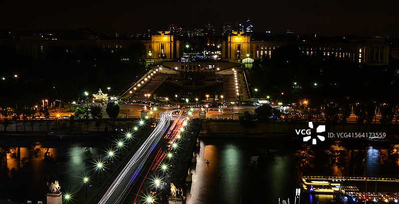 夜幕下的埃菲尔铁塔风光图片素材