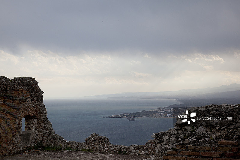 从剧院看到的海洋景色图片素材