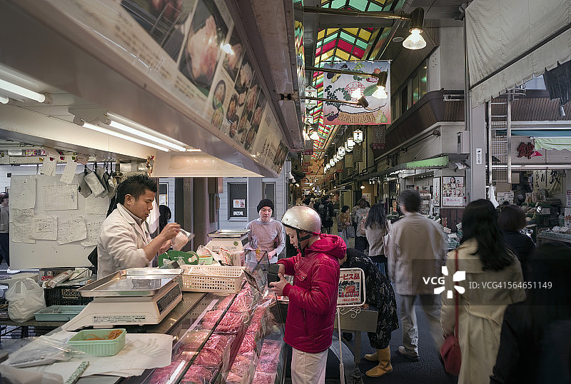 在京都锦市场购物的人群图片素材