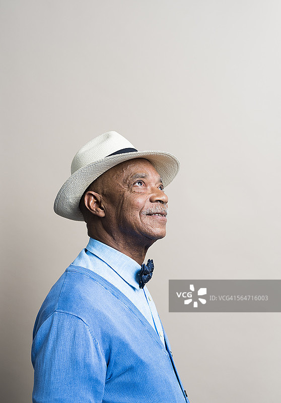 时尚的年长男人肖像图片素材