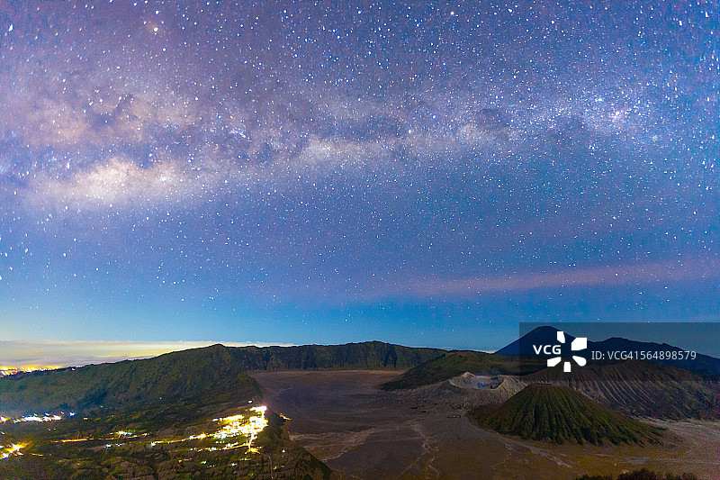 塞莫罗拉旺的银河图片素材