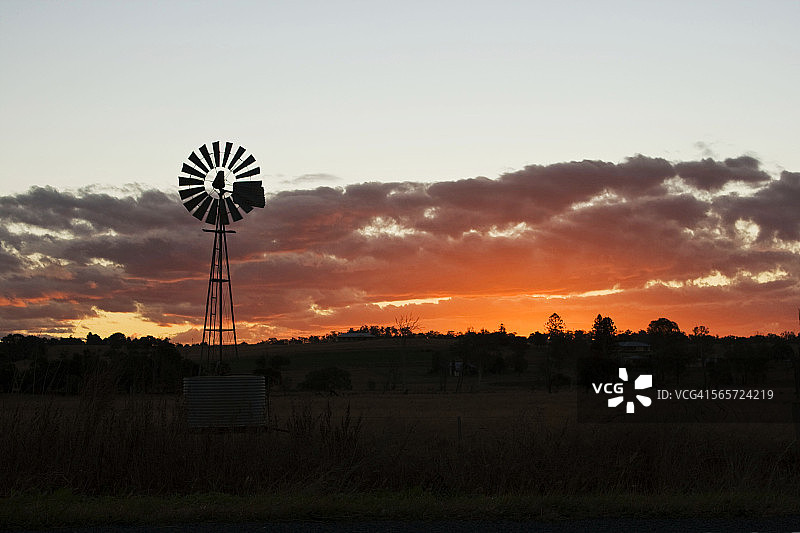 昆士兰风车日落图片素材