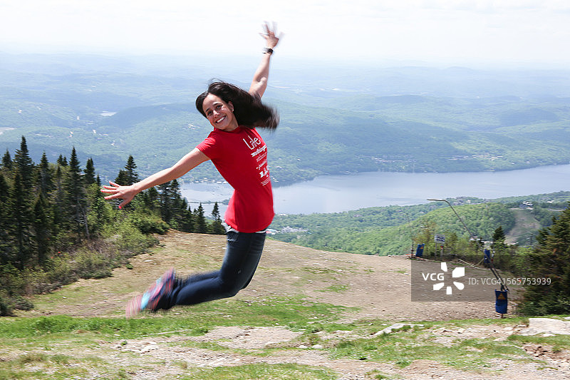 在翠湖山庄飞翔图片素材