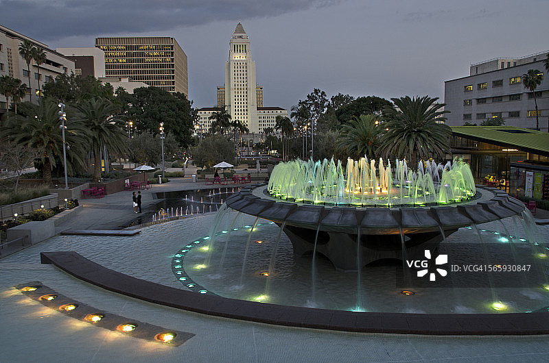 洛杉矶市政厅和喷泉图片素材