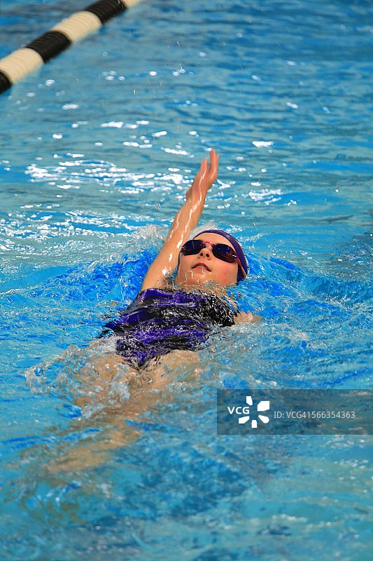 泳池比赛图片素材