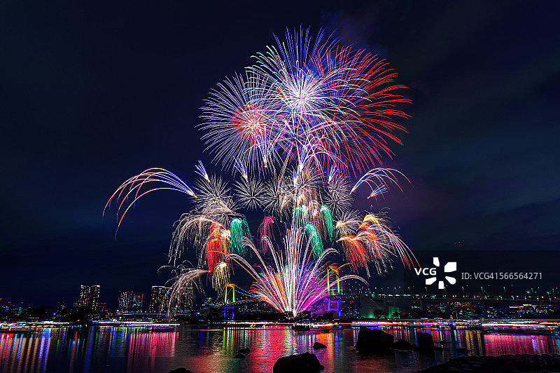 东京台场彩虹烟花图片素材