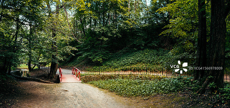 红色桥梁图片素材