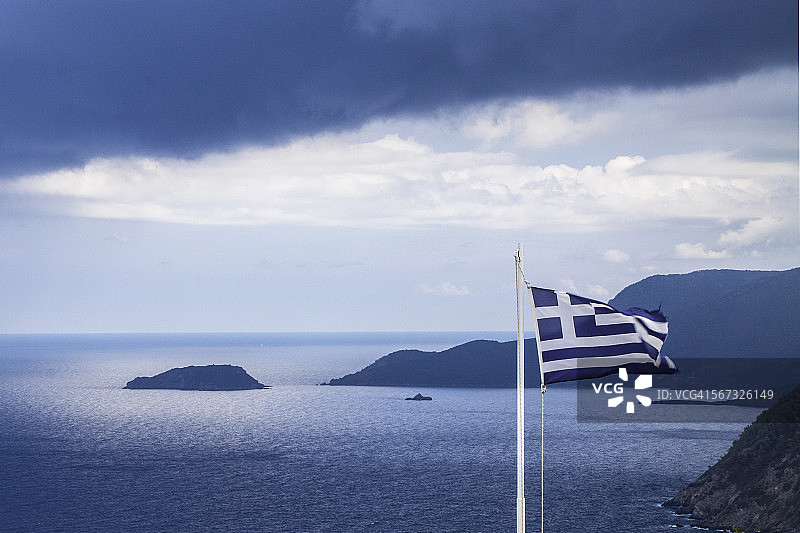 风暴中的希腊国旗图片素材