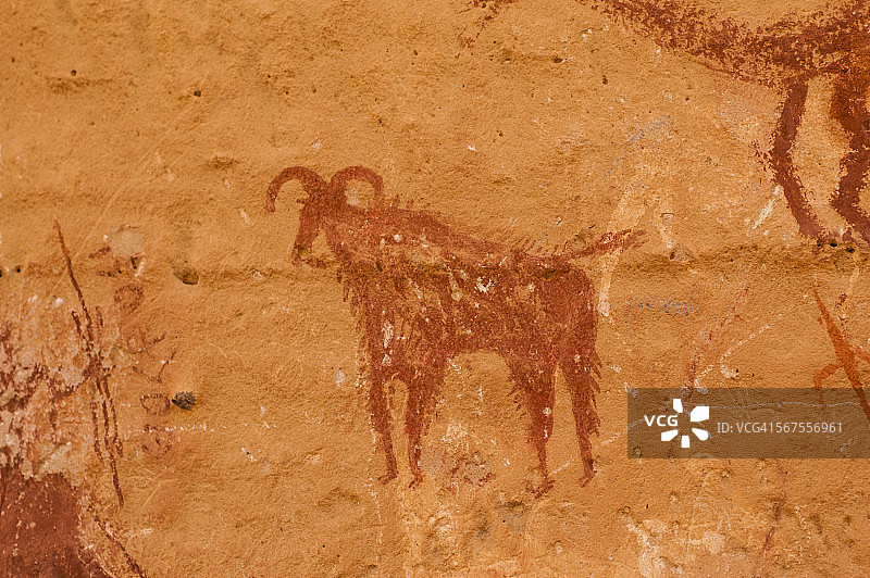 利比亚撒哈拉沙漠的史前岩石雕刻图片素材