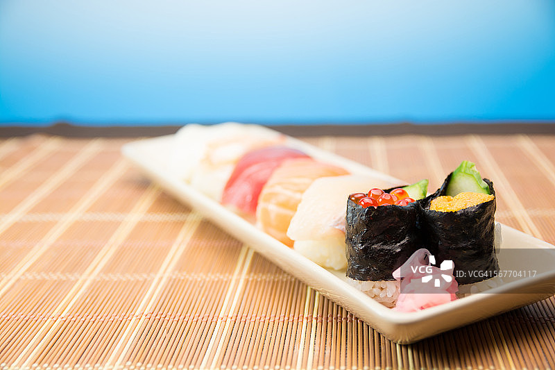 日式海鲜握寿司图片素材