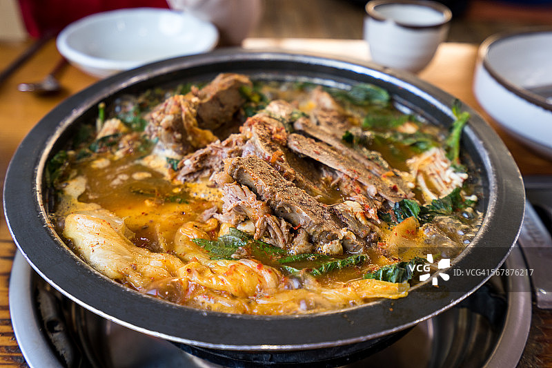 脊骨熟泡菜汤图片素材