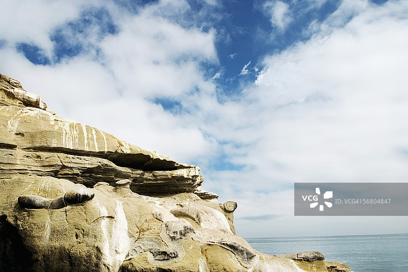 美国加利福尼亚州圣地亚哥拉霍亚礁石的低角度景观图片素材