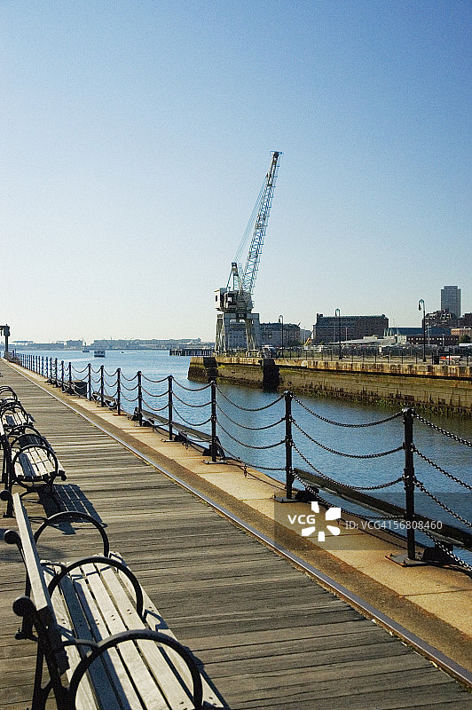 美国马萨诸塞州波士顿河上码头图片素材