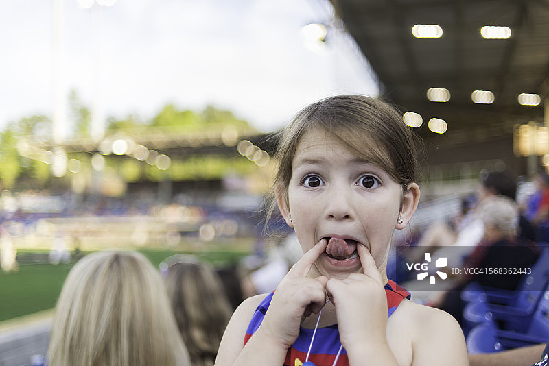 做鬼脸图片素材